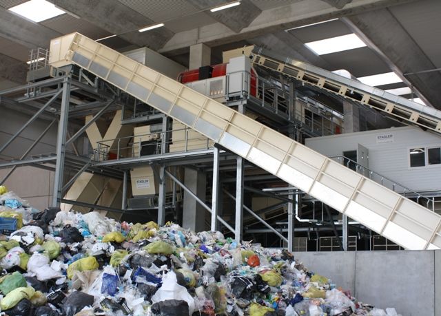 Impianto selezione rifiuti carta e plastica di Granarolo dell'Emilia