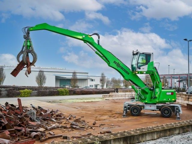 Sennebogen presenta in anteprima mondiale a IFAT il nuovo movimentatore 826G