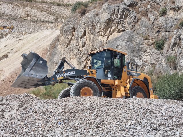 La pala gommata Hyundai HL955A ottimizza il riciclo rifiuti inerti