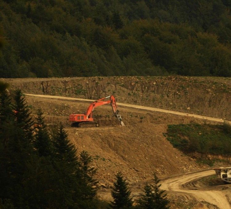 Macchine per il movimento terra, ripresa moderata nel 2025