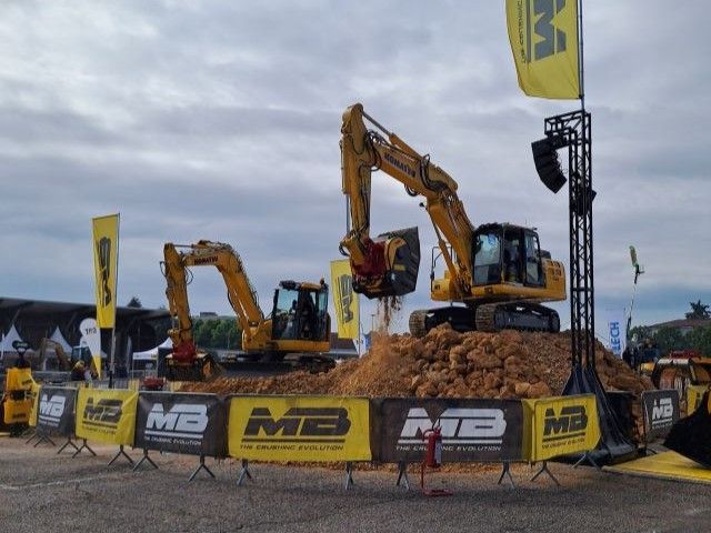 MB Crusher a Samoter 2026