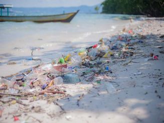 Si può ridurre l’uso della plastica dell’80% entro il 2040