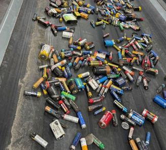 STADLER inaugura uno degli impianti di selezione di batterie domestiche più avanzati d’Europa