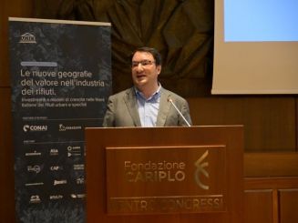 Rifiuti, mercato in crescita ma margini compressi nel riciclo: premiati gli operatori integrati