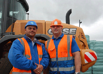 Da sinistra a destra; Phil Lord, Direttore operativo di Impetus Waste Management con Craig Jones, responsabile dell'impianto di riciclaggio.